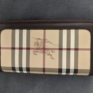Womens Burberry Wallet